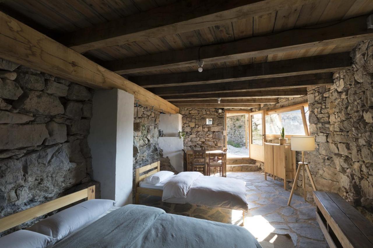 Mas Rural El Negre Hostel Ogassa Ngoại thất bức ảnh
