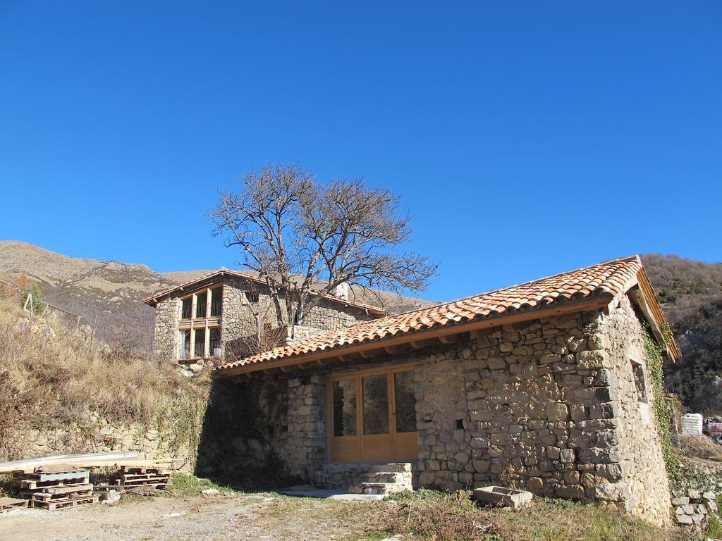 Mas Rural El Negre Hostel Ogassa Ngoại thất bức ảnh